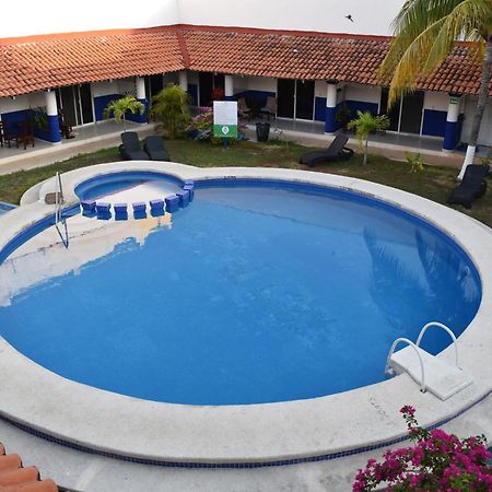 Hotel Plaza Almendros, Isla Mujeres Luaran gambar