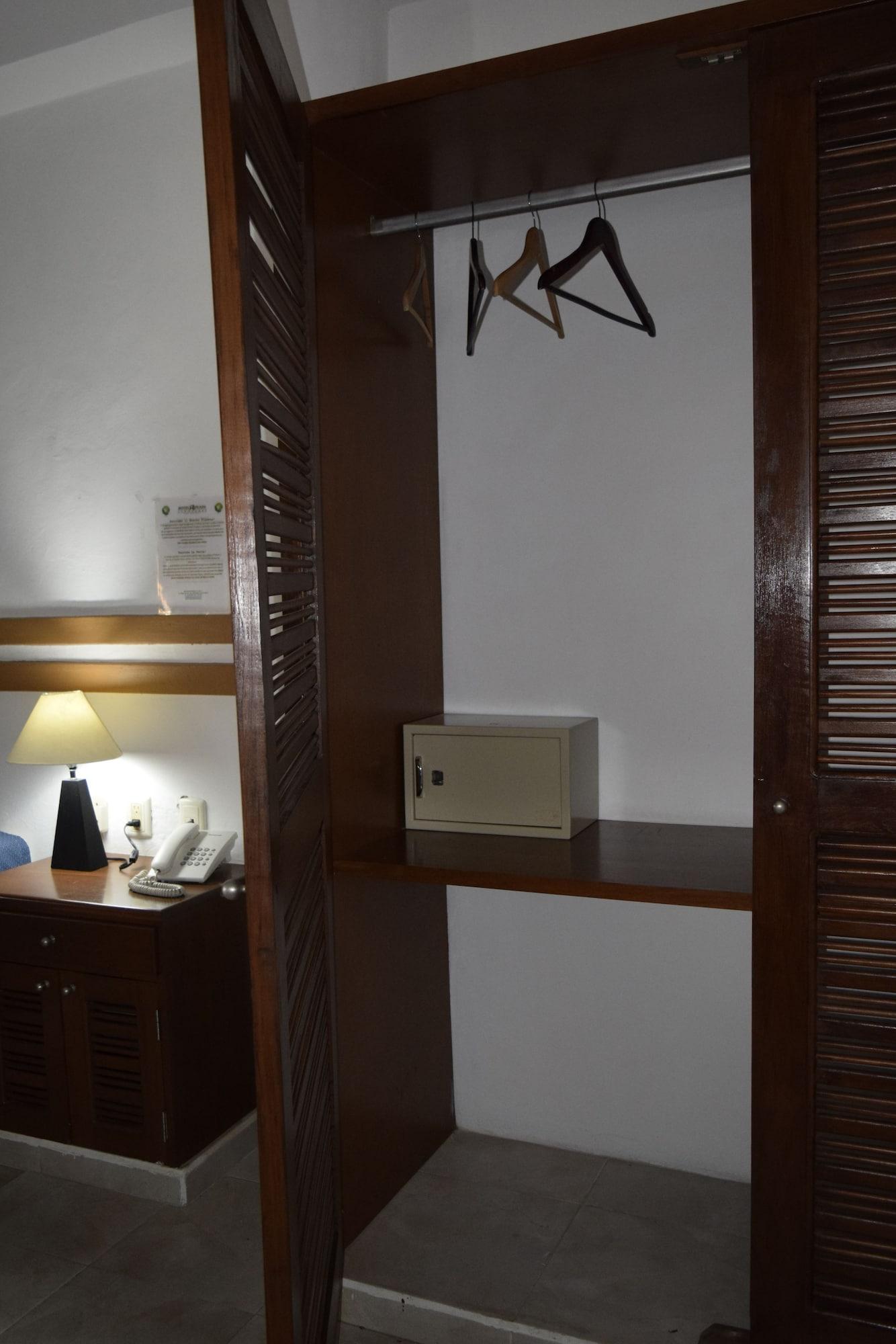 Hotel Plaza Almendros, Isla Mujeres Luaran gambar