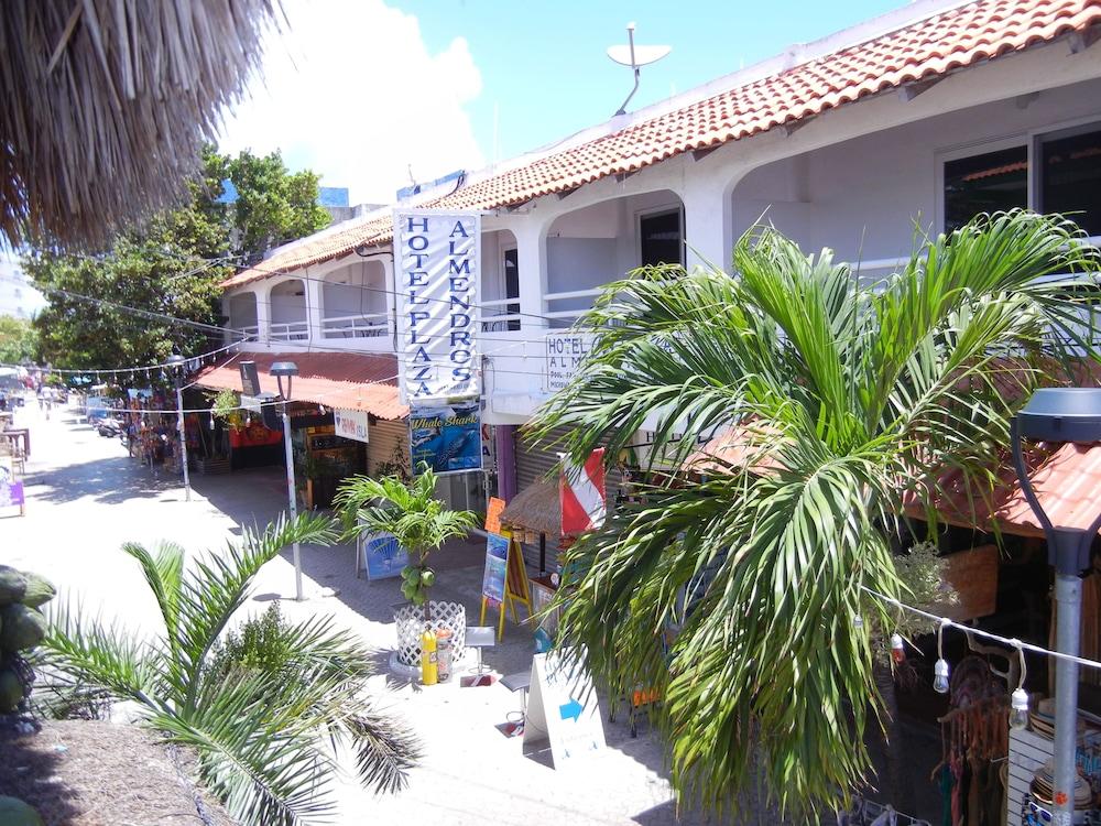 Hotel Plaza Almendros, Isla Mujeres Luaran gambar
