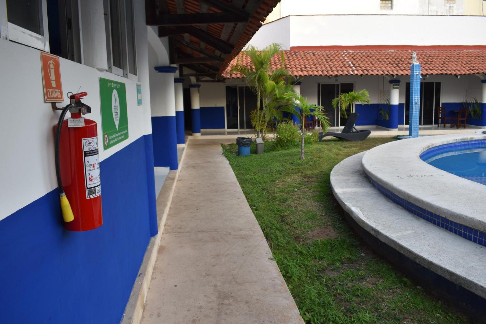 Hotel Plaza Almendros, Isla Mujeres Luaran gambar